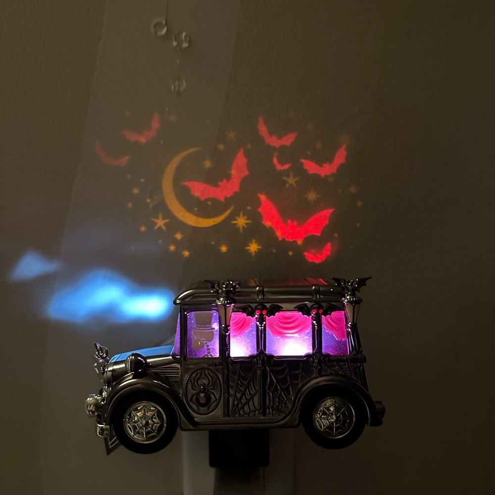 Bath & Body Works Halloween Light-Up Haunted Car Wall Plug
